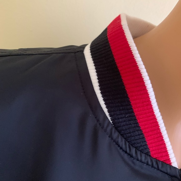 - Colorblock Stripe Trim Bomber Jacket - Picture 6 of 8